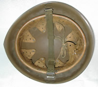 Inside of a M33 with grigioverde leather chinstrap painted khaki, 1950's (photo MT)